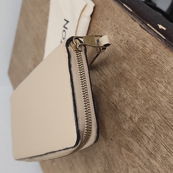 LOUIS VUITTON Round Zipper Monogram Empreinte Leather Beige Zippy Wallet - Picture 5 of 15